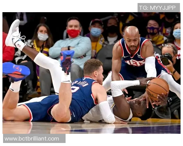 湖人对决篮网十二年回顾:传奇对抗与辉煌瞬间的交织 湖人对决篮网十二年回顾:传奇对抗与辉煌瞬间的交织